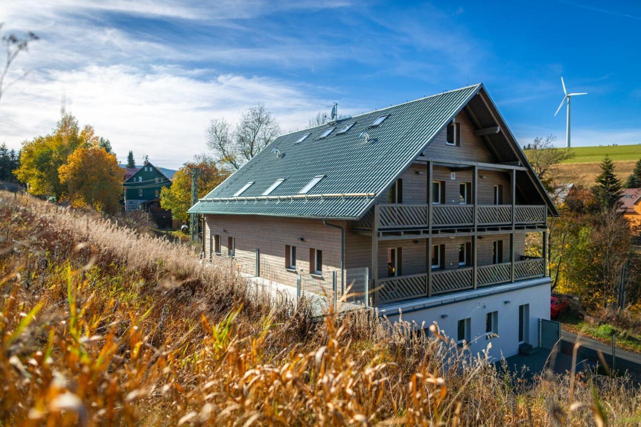 Krusnohorske Strane Apartamento Loučná pod Klínovcem Exterior foto